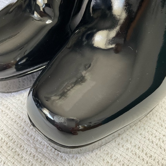 Journee Collection Black Chunky Heel Ankle Boots - Picture 5 of 10